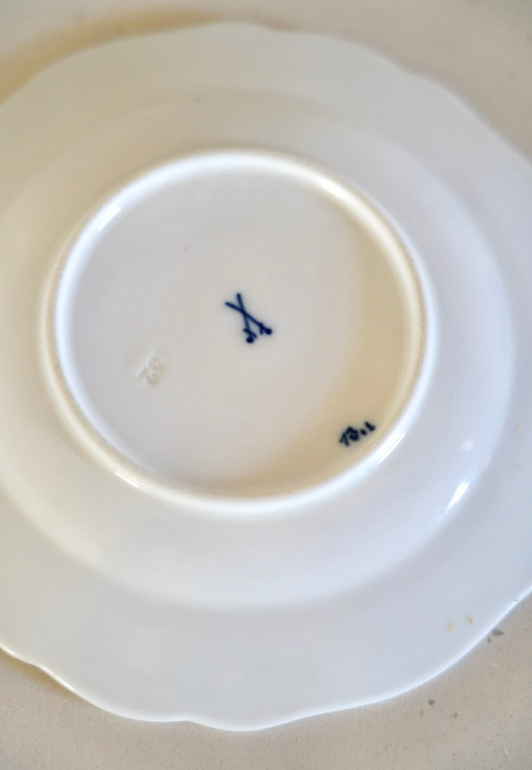 MEISSEN SWORD BACK STAMP BLUE ONION PLATE 6”