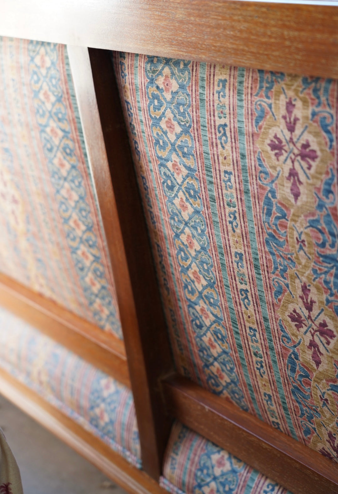 NEOCLASSICAL UPHOLSTERED SOFA