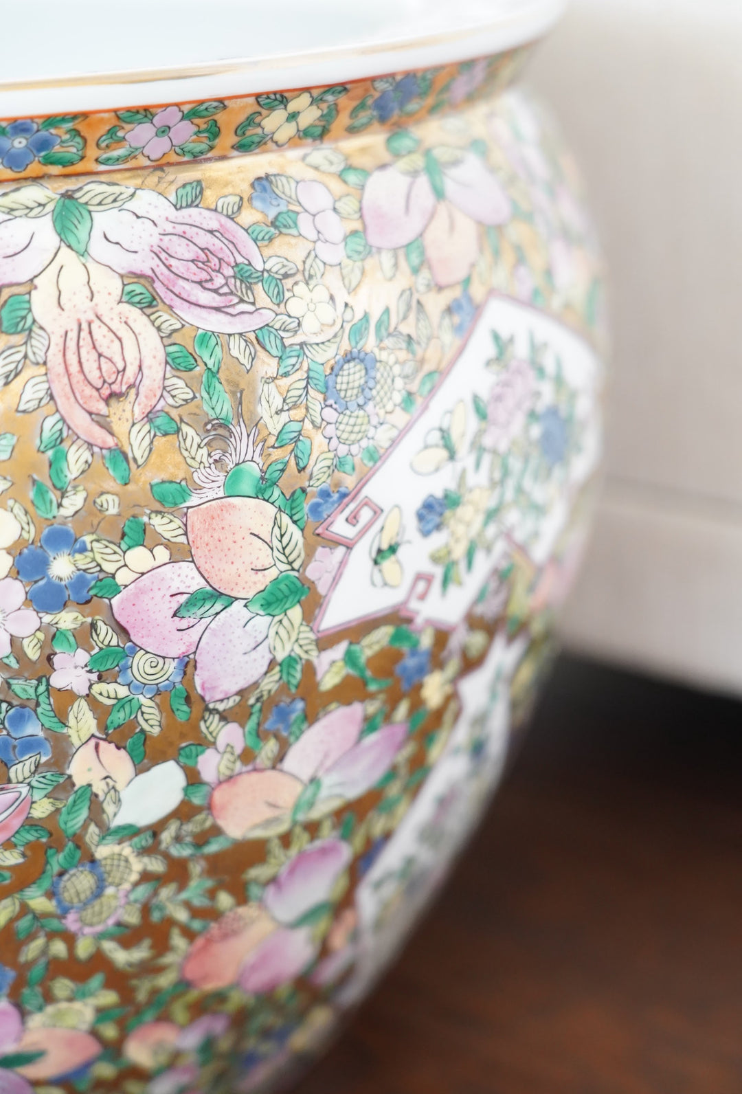 Famille rose planter