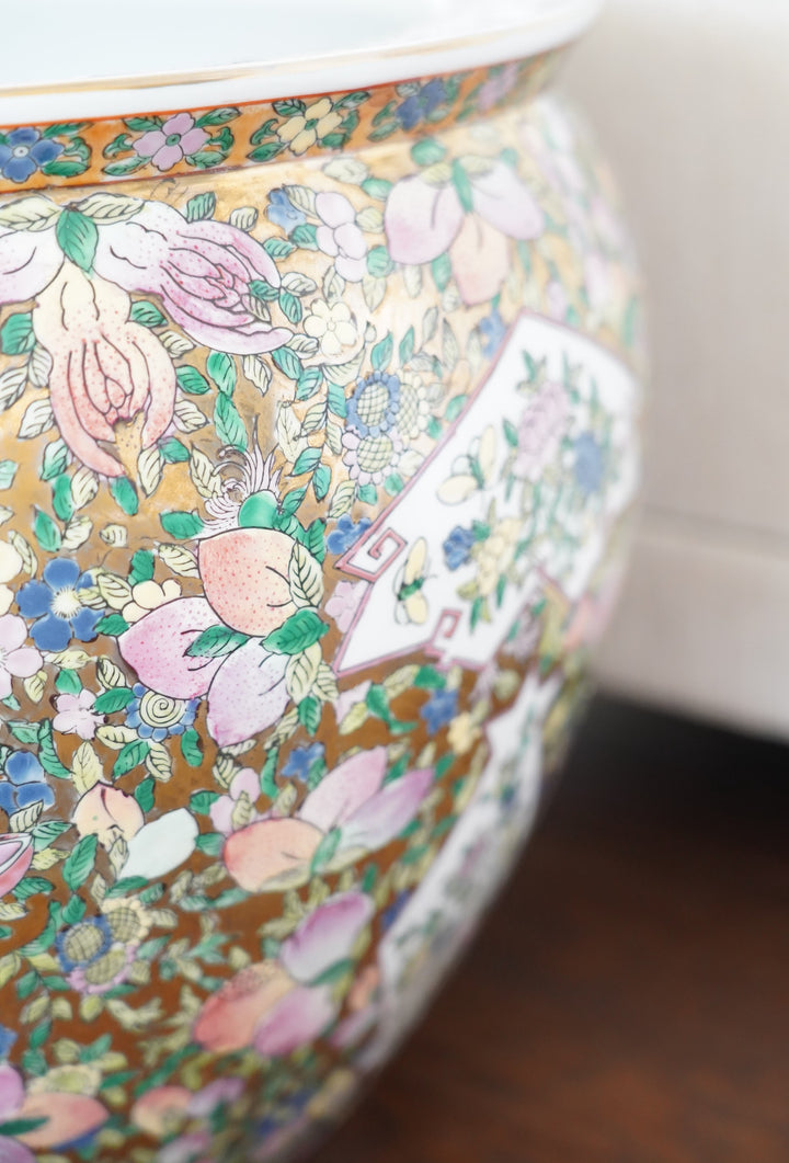 Famille rose planter