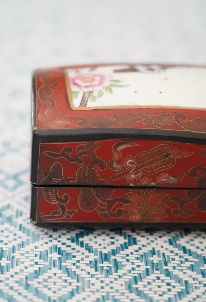 CHINESE LACQUERED TRINKET BOX W/ PORCELAIN INLAY