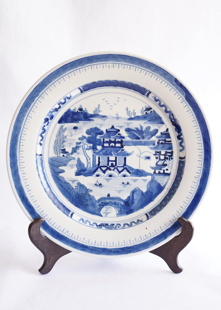 CHINESE CANTON WARE BLUE & WHITE PLATE