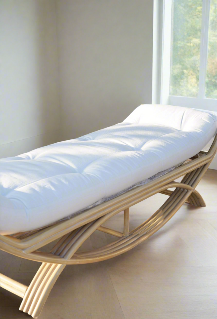VINTAGE BAMBOO & RATTAN DAYBED CHAISE