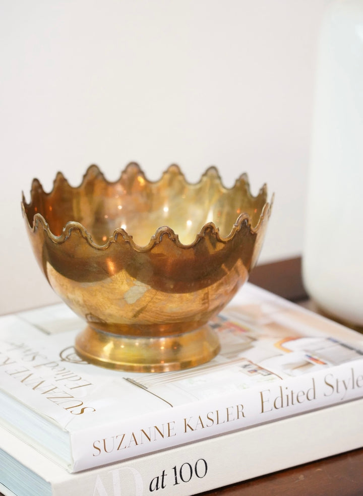 SCALLOPED RIM BRASS BOWL
