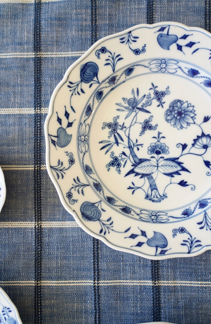 ERNST TEICHERT MEISSEN ARROW MARK BLUE ONION PLATE 9.5”