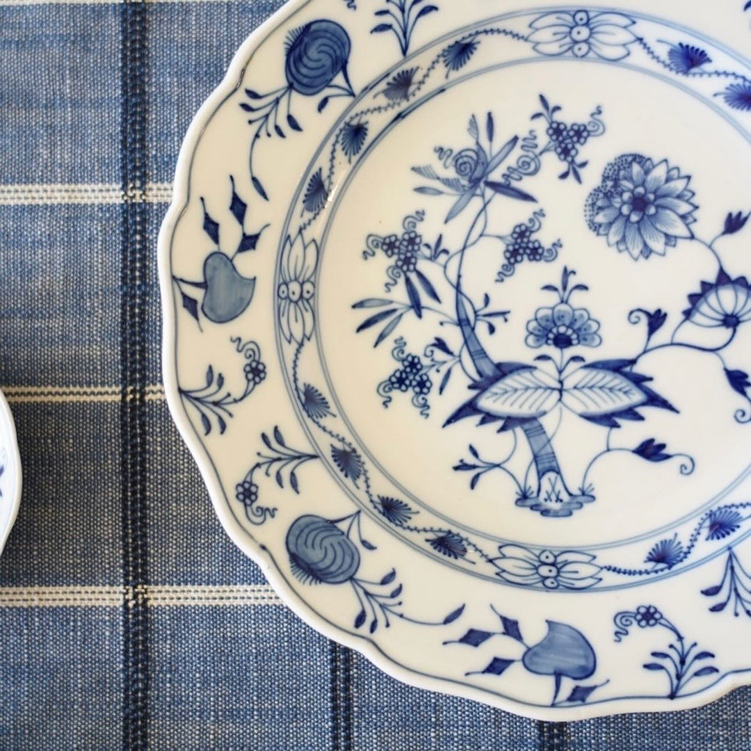 ERNST TEICHERT MEISSEN ARROW MARK BLUE ONION PLATE 9.5”