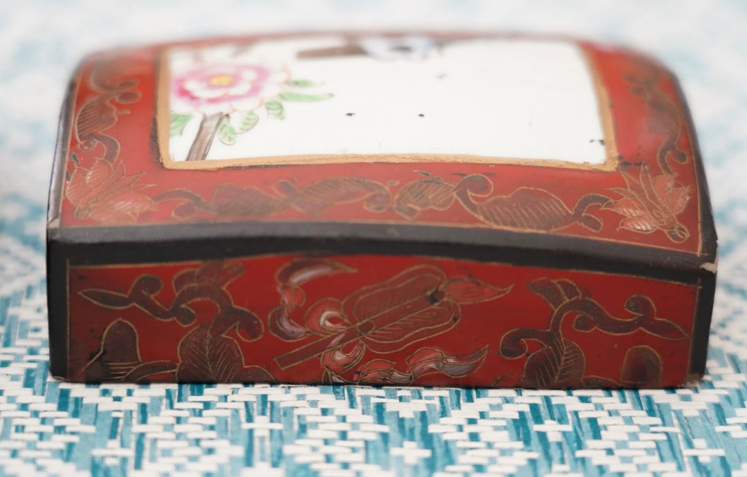 CHINESE LACQUERED TRINKET BOX W/ PORCELAIN INLAY