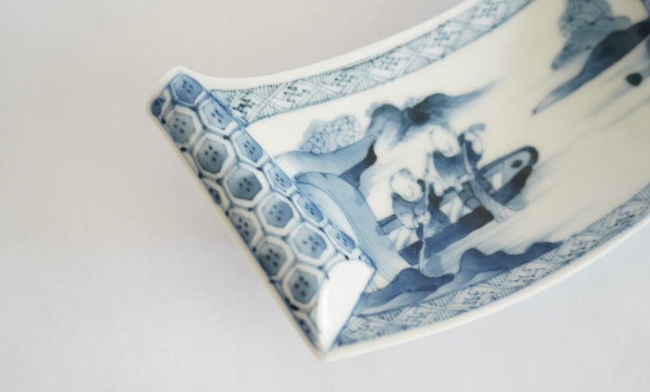 VINTAGE BLUE AND WHITE CERAMIC DISH SET