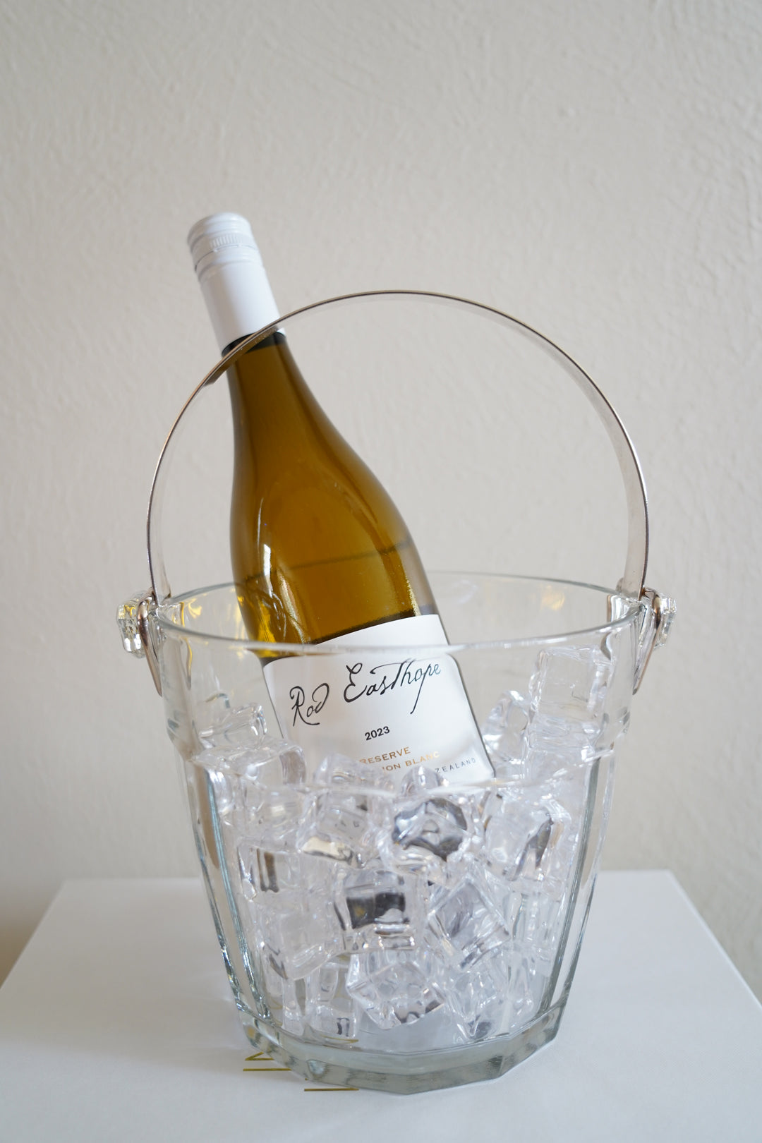 VINTAGE SILVER HANDLE GLASS ICE BUCKET