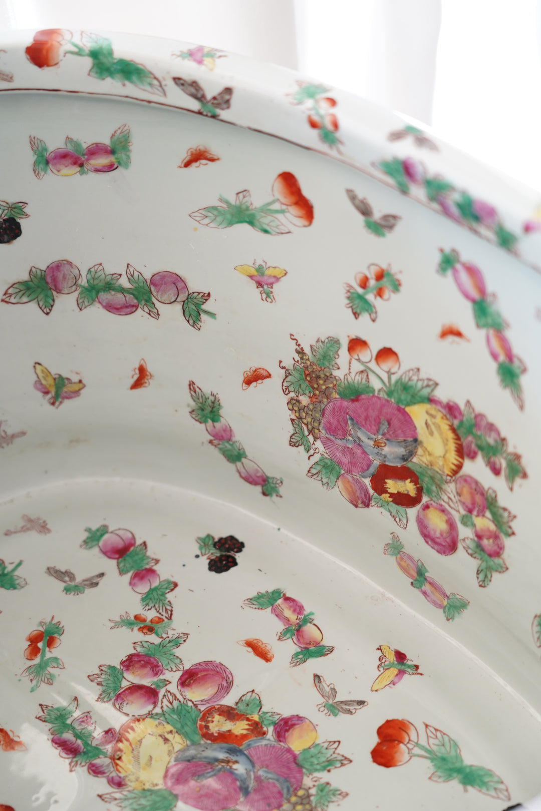 CANTON FAMILLE ROSE FOOT BATH PLANTER