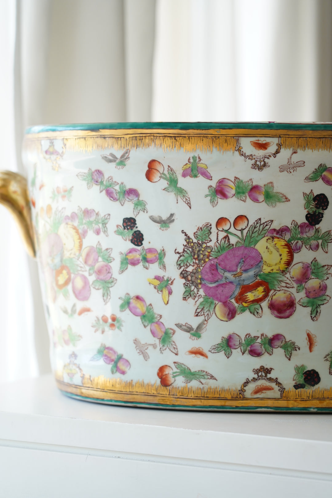 CANTON FAMILLE ROSE FOOT BATH PLANTER