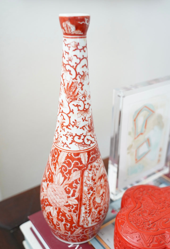 CHINESE LONG NECK VASE