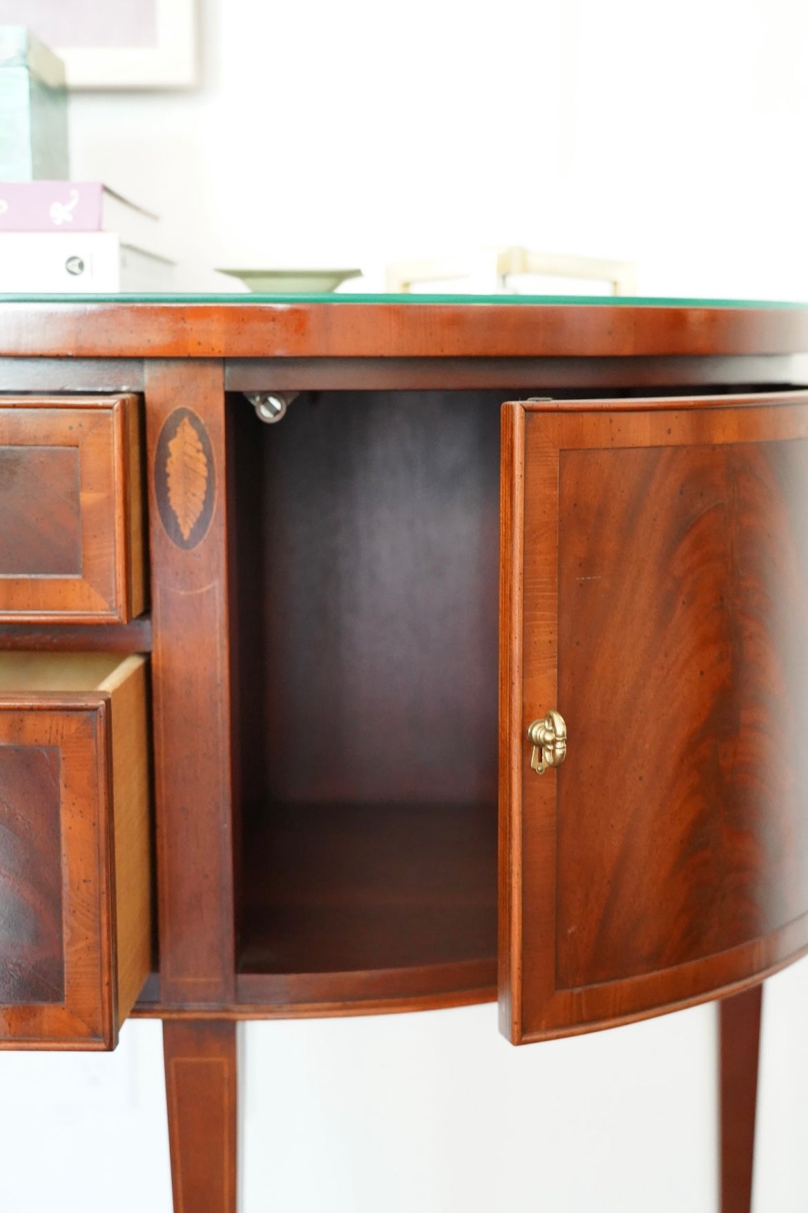 HEKMAN SIDEBOARD