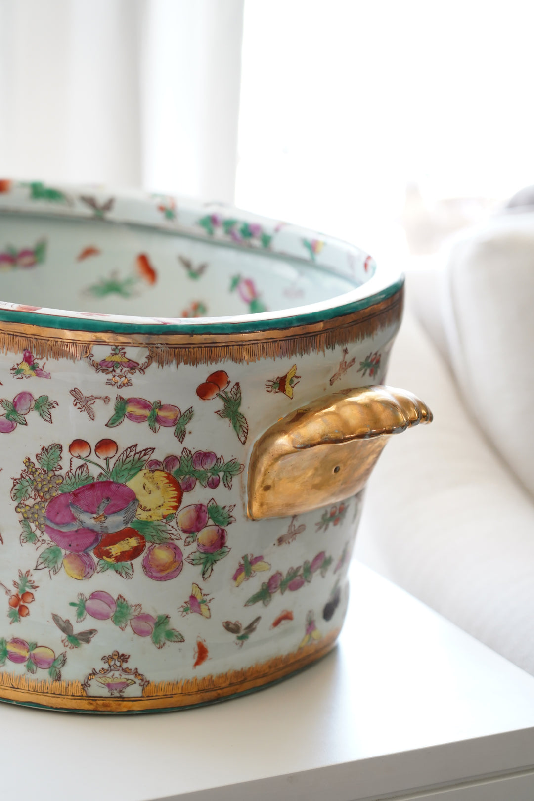 CANTON FAMILLE ROSE FOOT BATH PLANTER