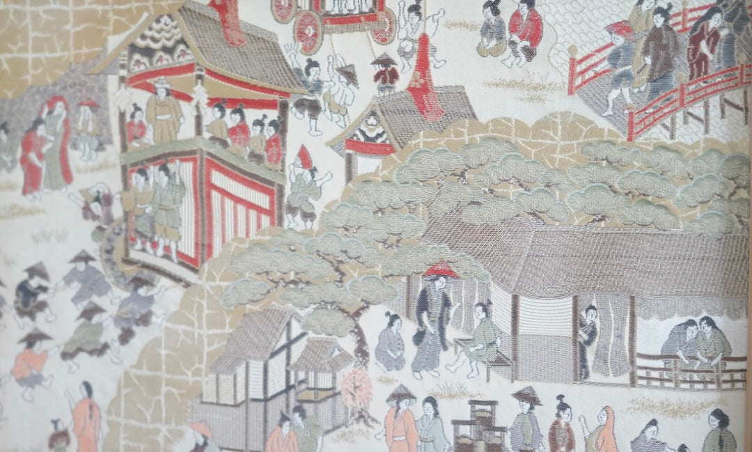 PAIR OF SILK EMBROIDERED FRAMED ART