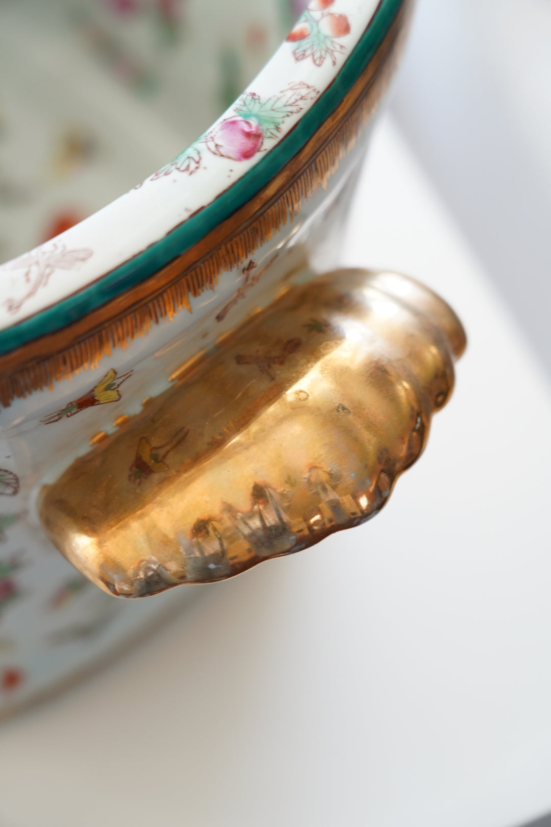 CANTON FAMILLE ROSE FOOT BATH PLANTER