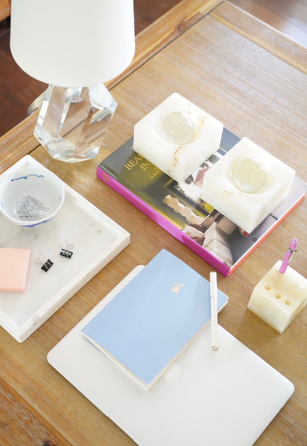 ONYX DICE PENCIL HOLDER