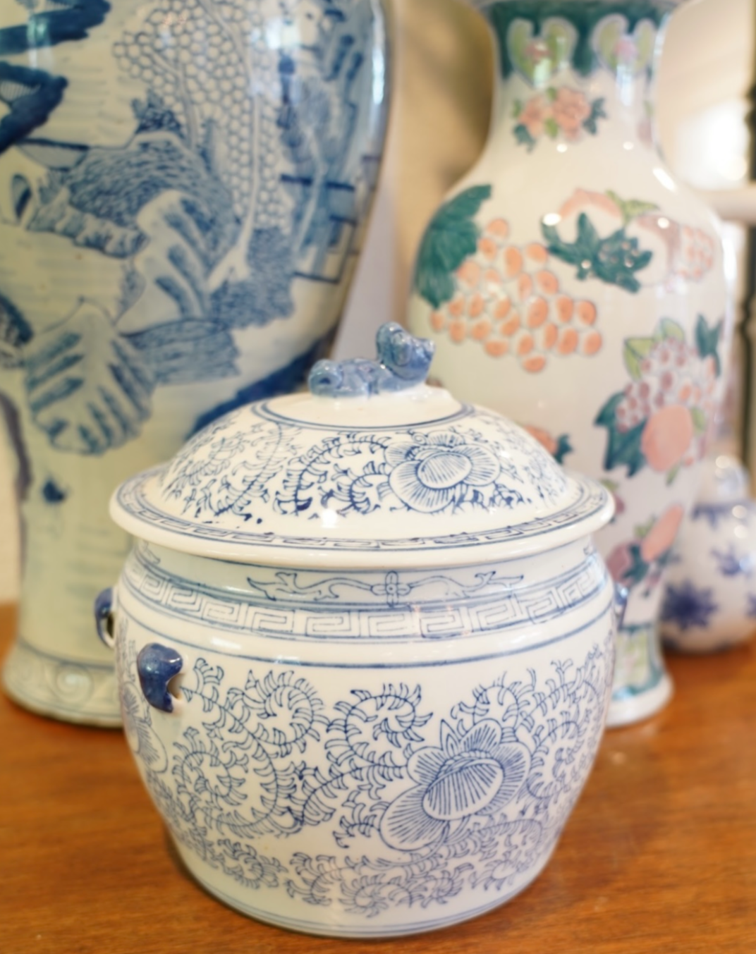 VINTAGE MEDIUM CHINESE GINGER JAR