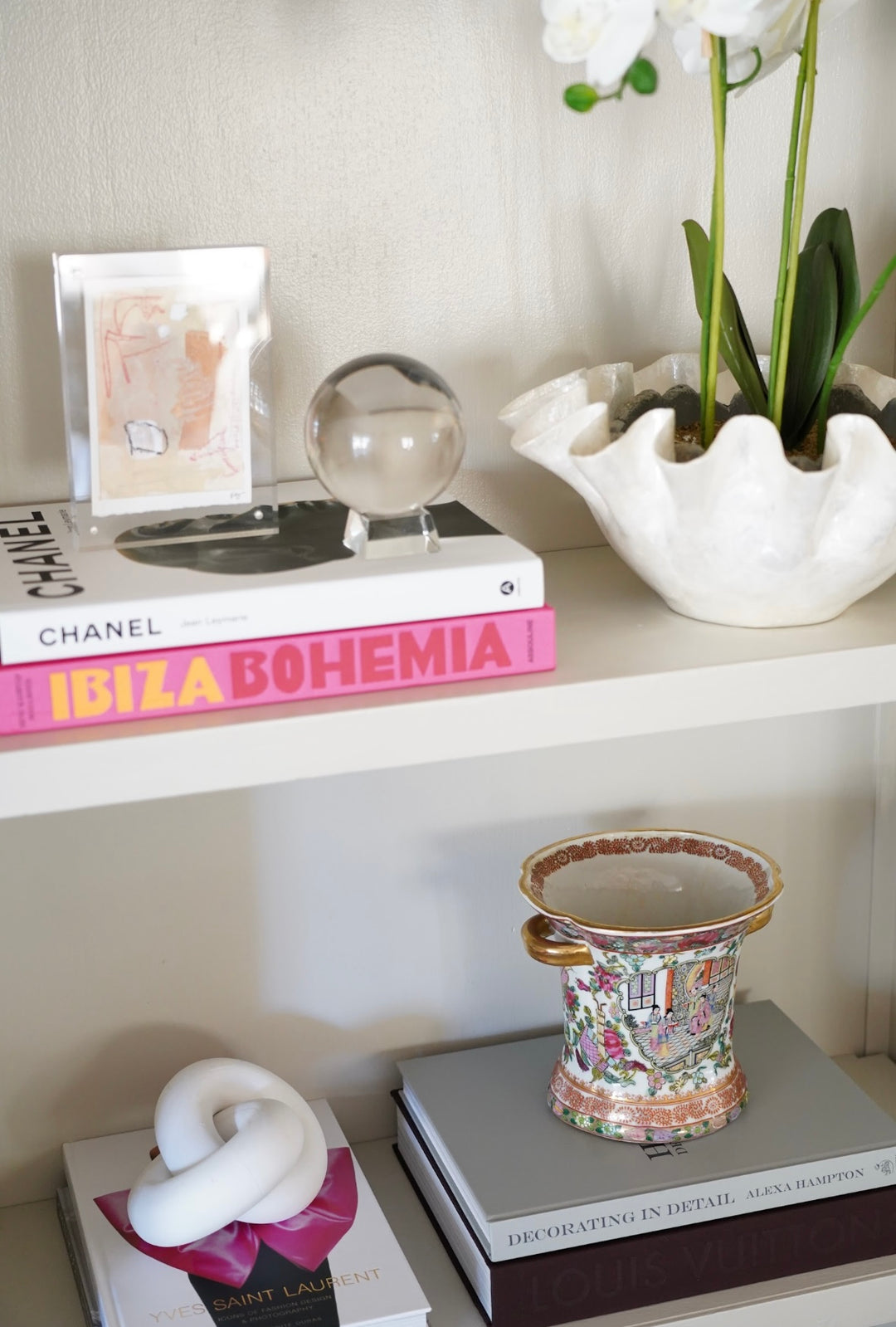 GOLD FAMILLE ROSE MEDALLION VASE