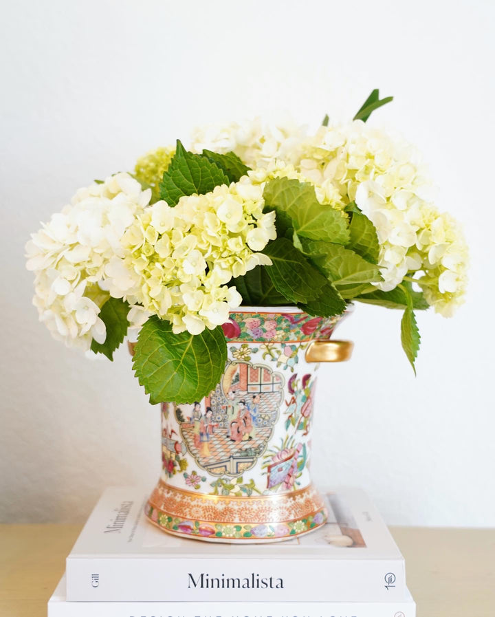 QIANLONG DYNASTY GOLD FAMILLE ROSE MEDALLION VASE