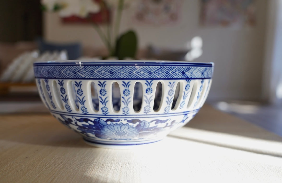 BLUE & WHITE FLORAL EYELET BOWL