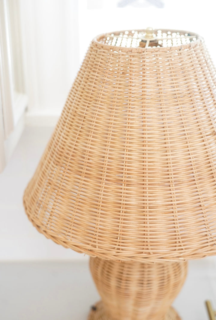 WICKER LAMP