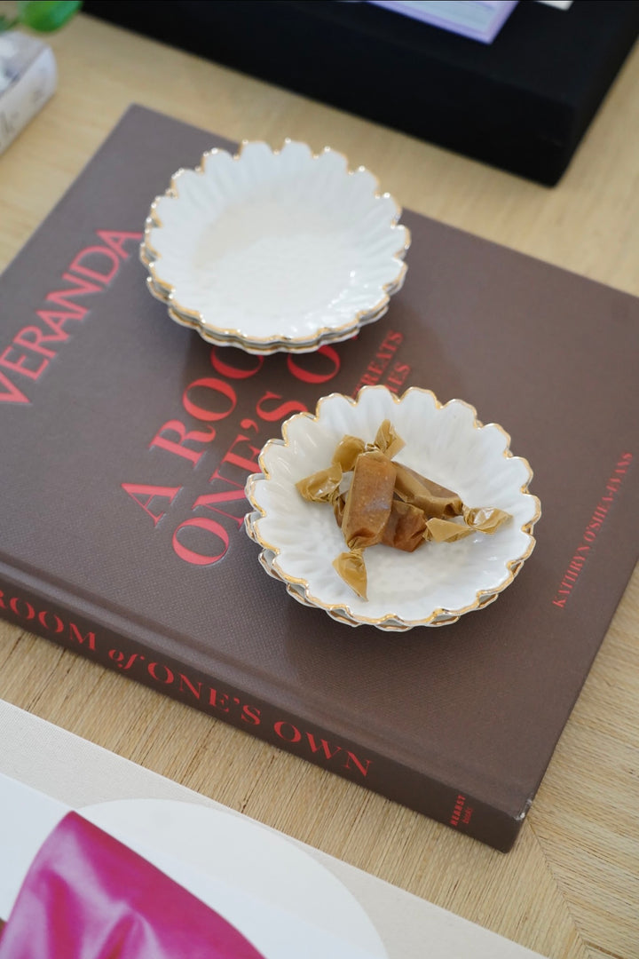 GILT GOLD SUNFLOWER DISHES WITH DISPLAY