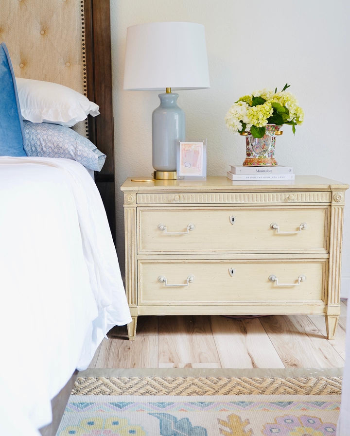 QIANLONG DYNASTY GOLD FAMILLE ROSE MEDALLION VASE