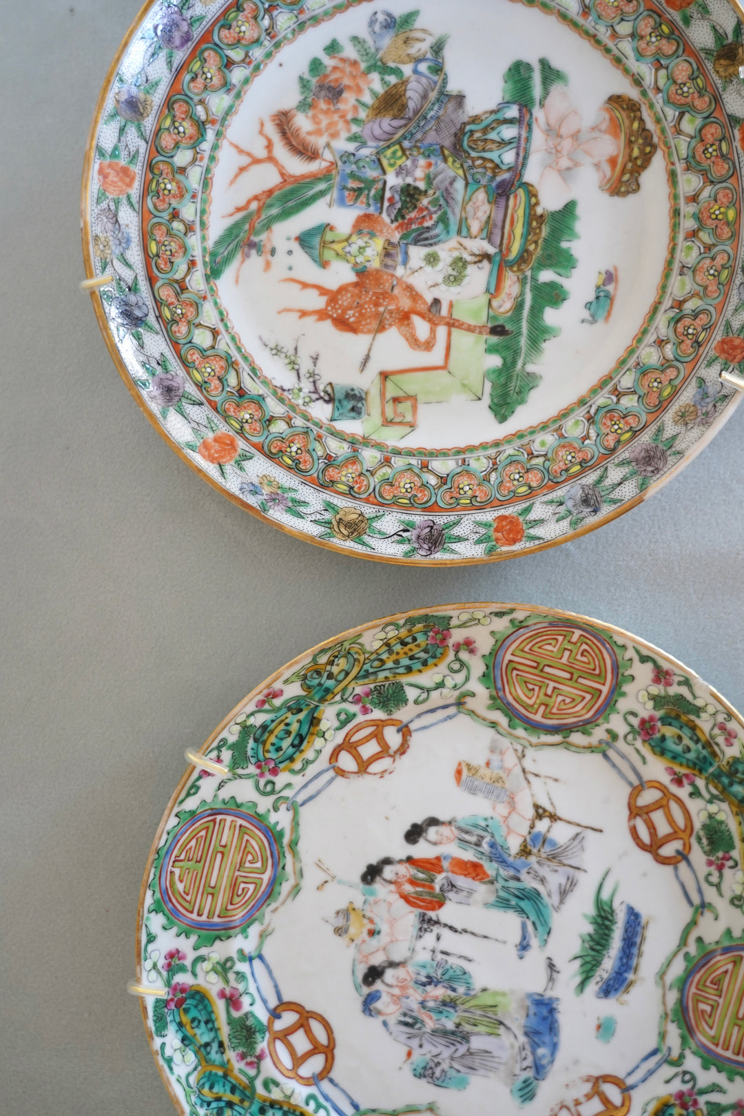ANTIQUE ROSE MEDALLION PLATE