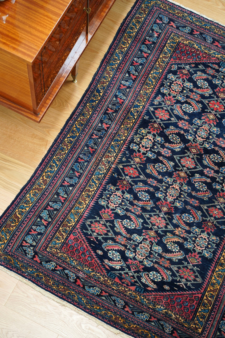 ANTIQUE PERSIAN RUG