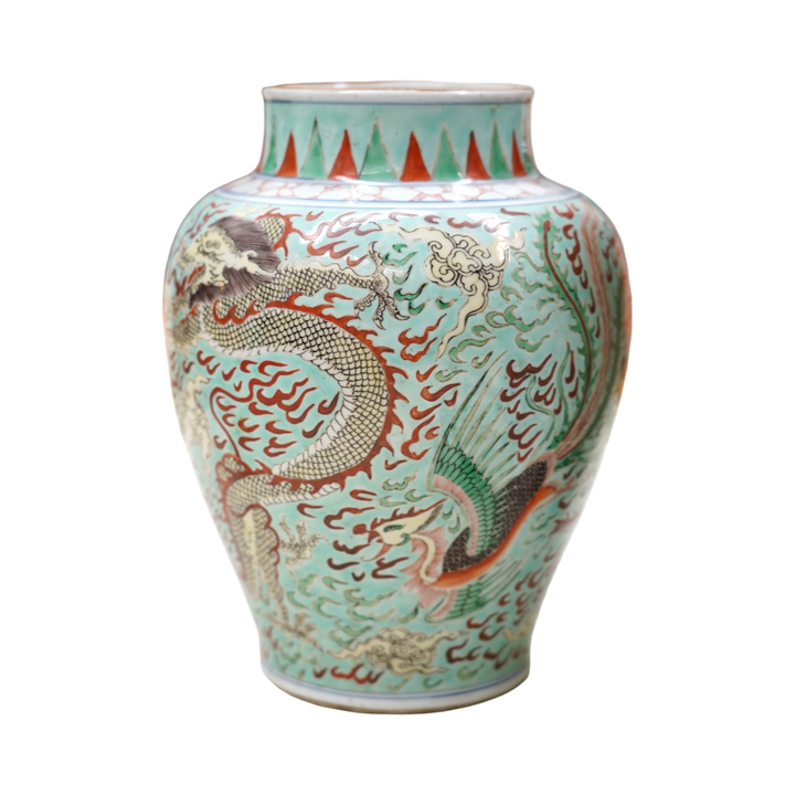 CHINESE KANGXI-STYLE FAMILLE VERTE VASE
