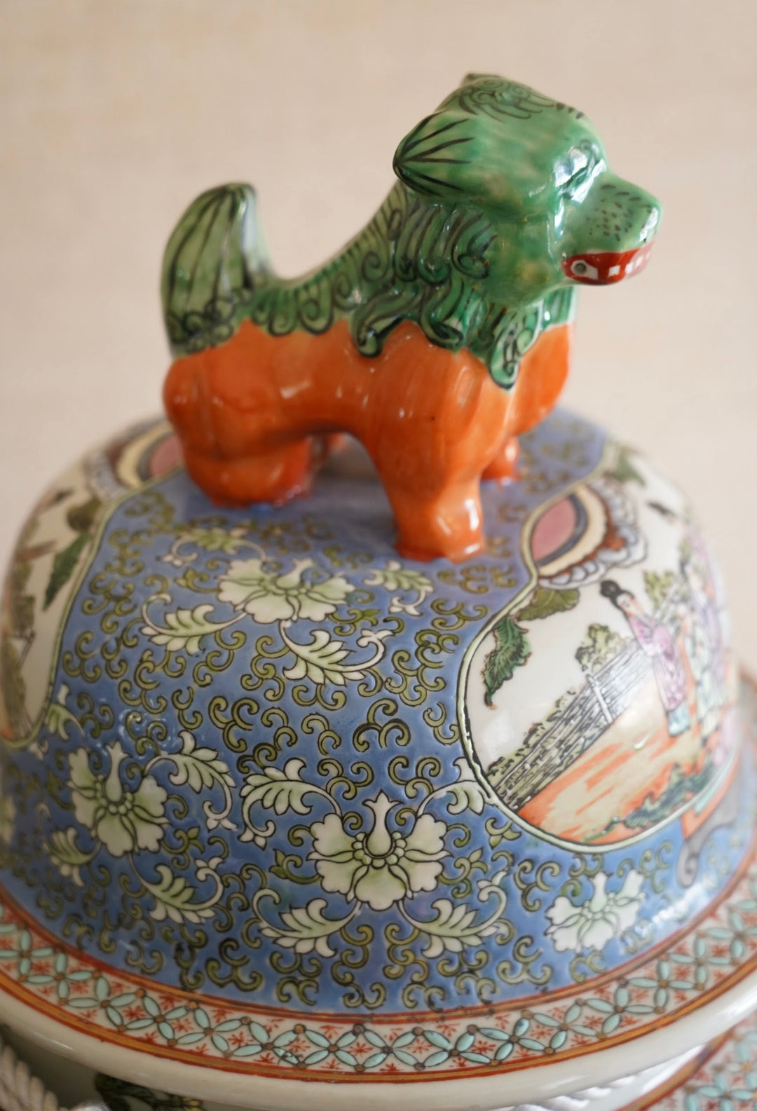LARGE FOO DOG TEMPLE JAR