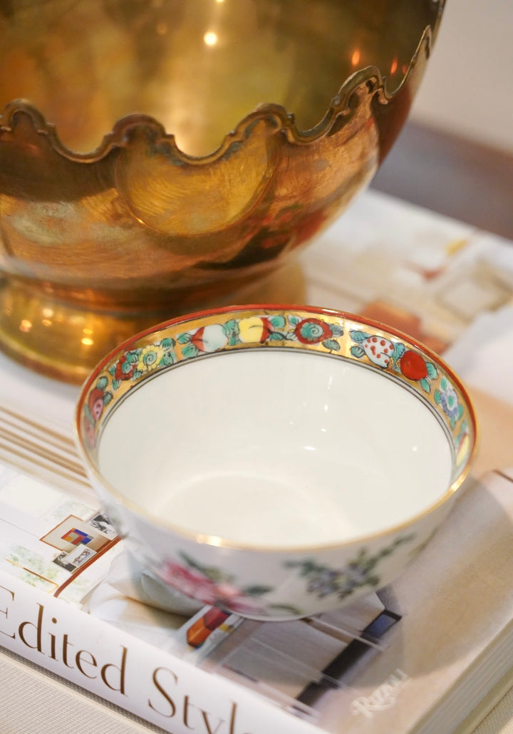 PORCELAIN TRINKET BOWL WITH FLORAL MOTIF