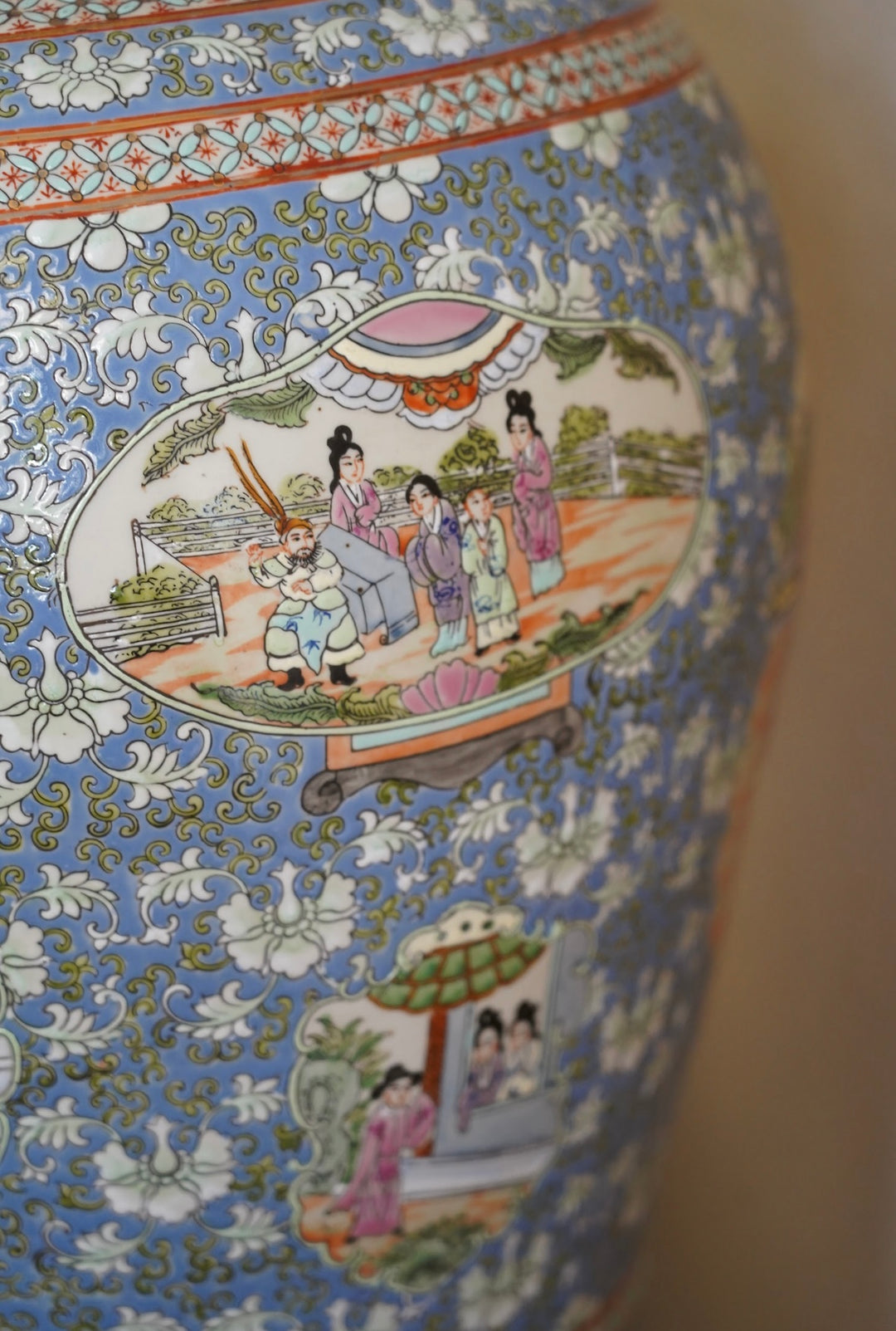 LARGE FOO DOG TEMPLE JAR