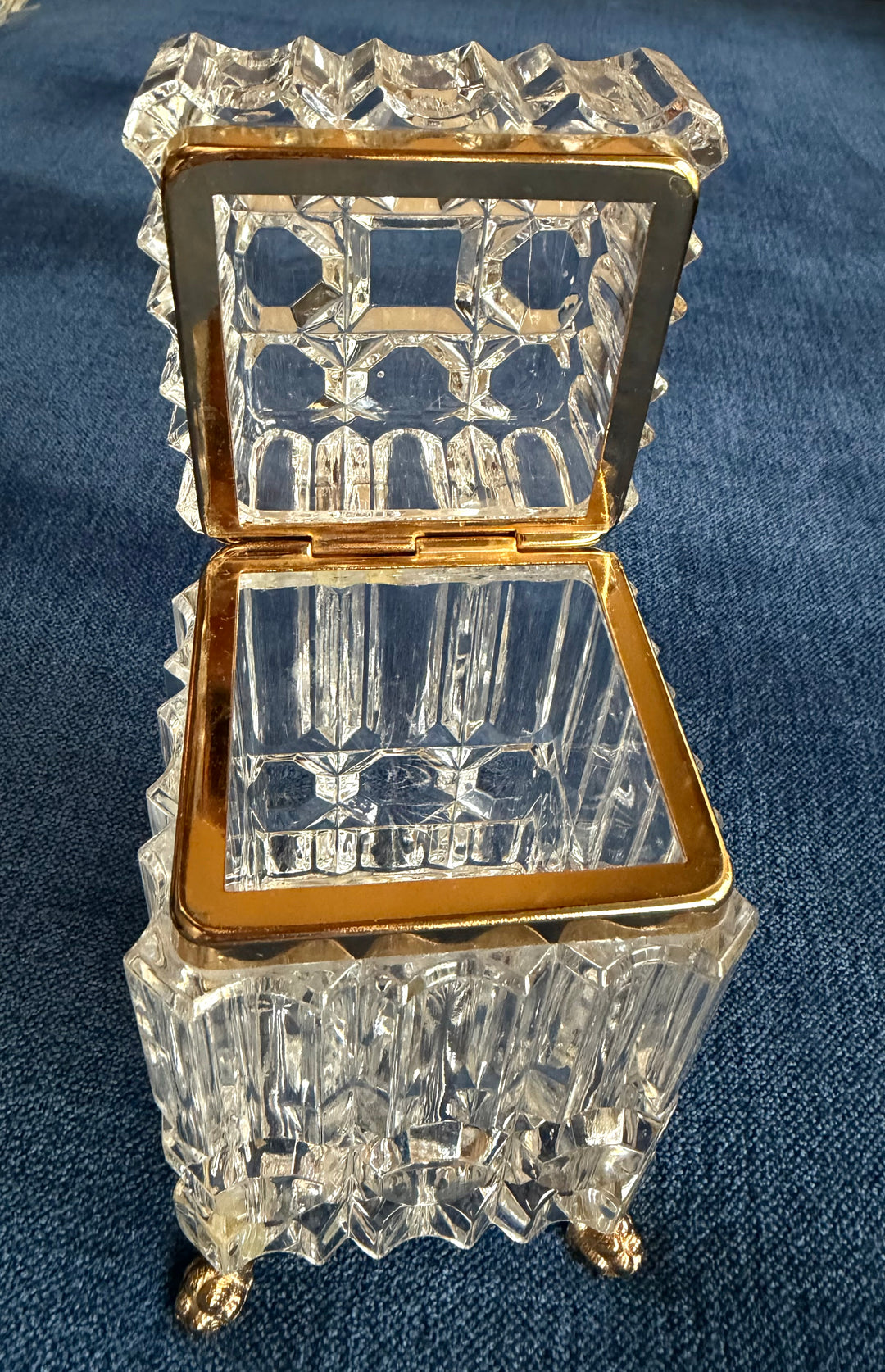 FOOTED SMALL CUT CRYSTAL GLASS CASKET BOX