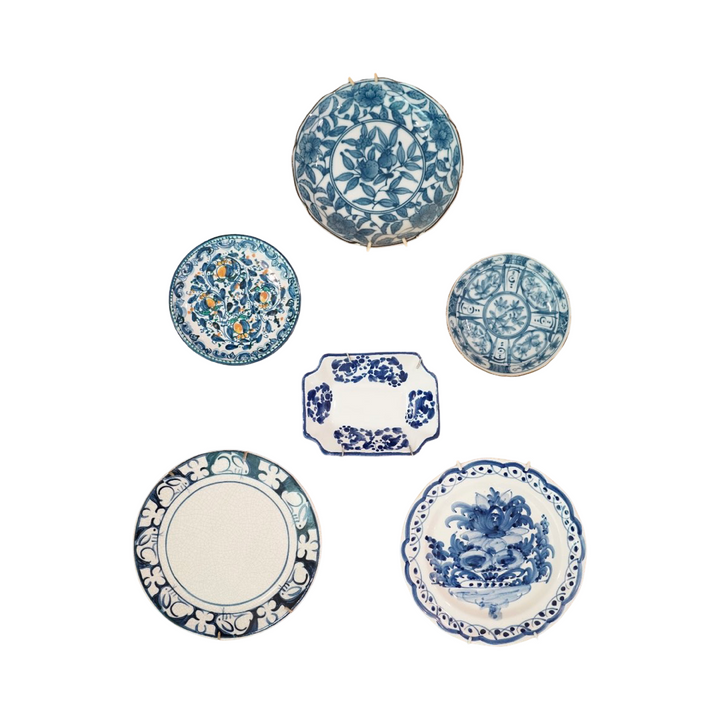 ANTIQUE BLUE & WHITE INSTANT PLATE WALL