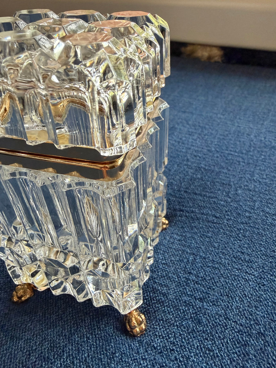 FOOTED SMALL CUT CRYSTAL GLASS CASKET BOX