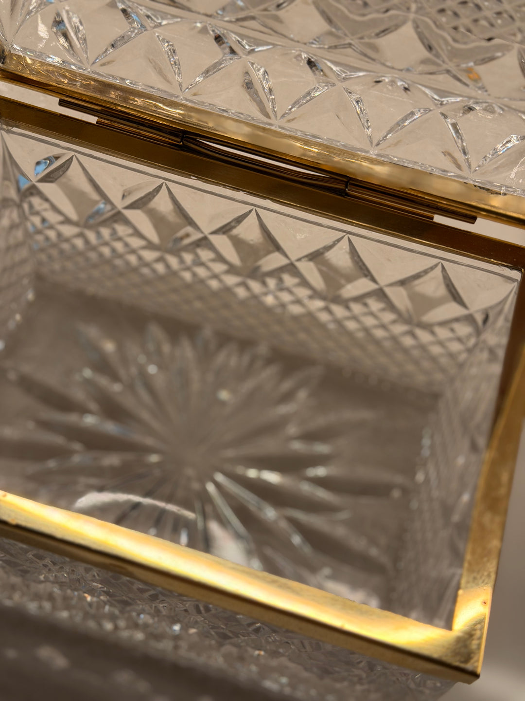 CUT CRYSTAL GLASS CASKET BOX