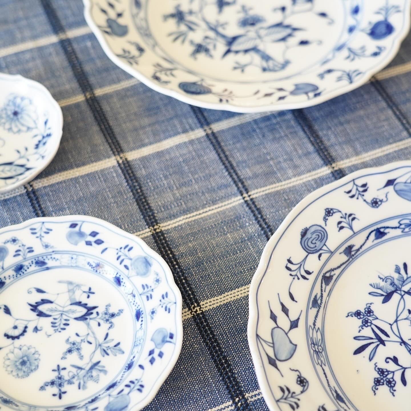 MEISSEN SWORD BACK STAMP BLUE ONION PLATE 6” – Eternocollection