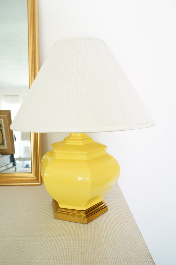 CANARY YELLOW TABLE LAMP