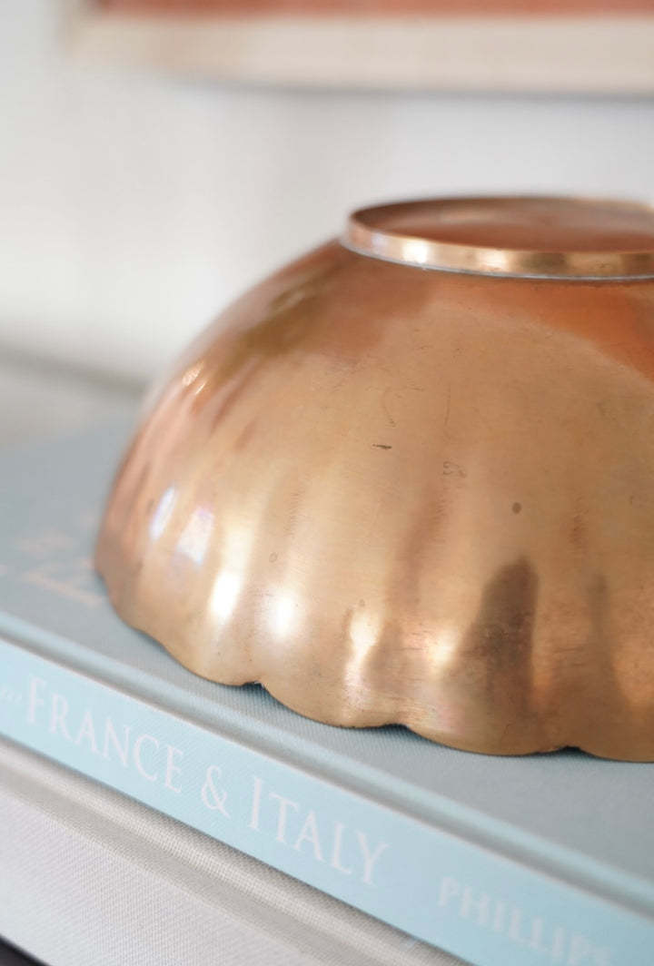 SCALLOP BRASS BOWL