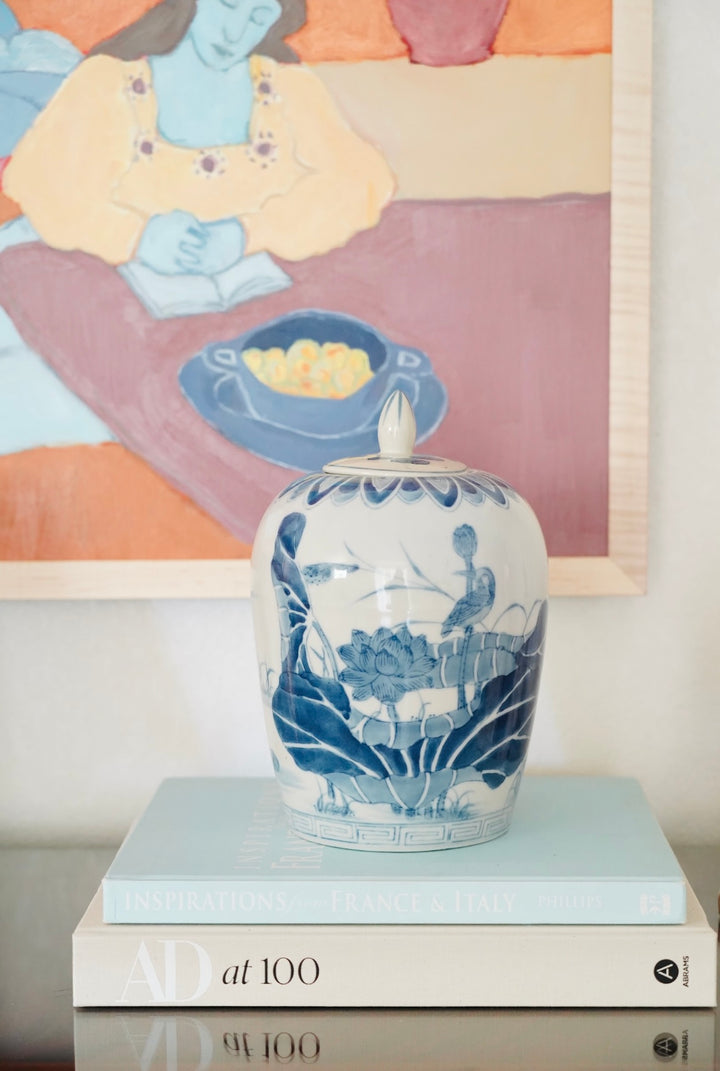 WATER LILY PORCELAIN JAR