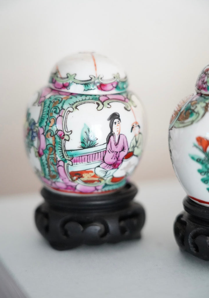 PETITE ROSE FAMILLE MEDALLION GINGER JARS