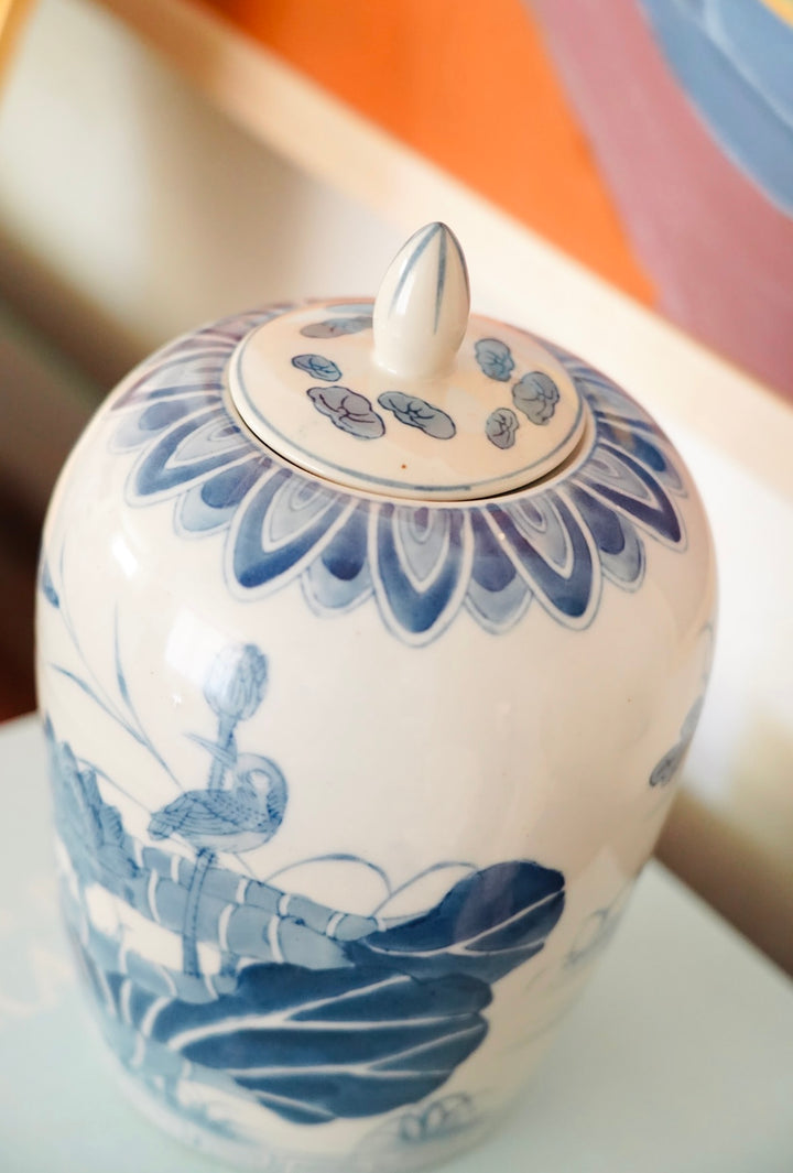 WATER LILY PORCELAIN JAR