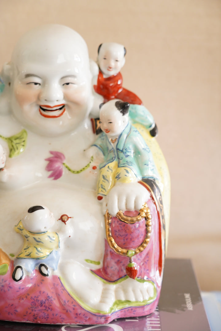 LARGE FAMILLE ROSE BUDDHA