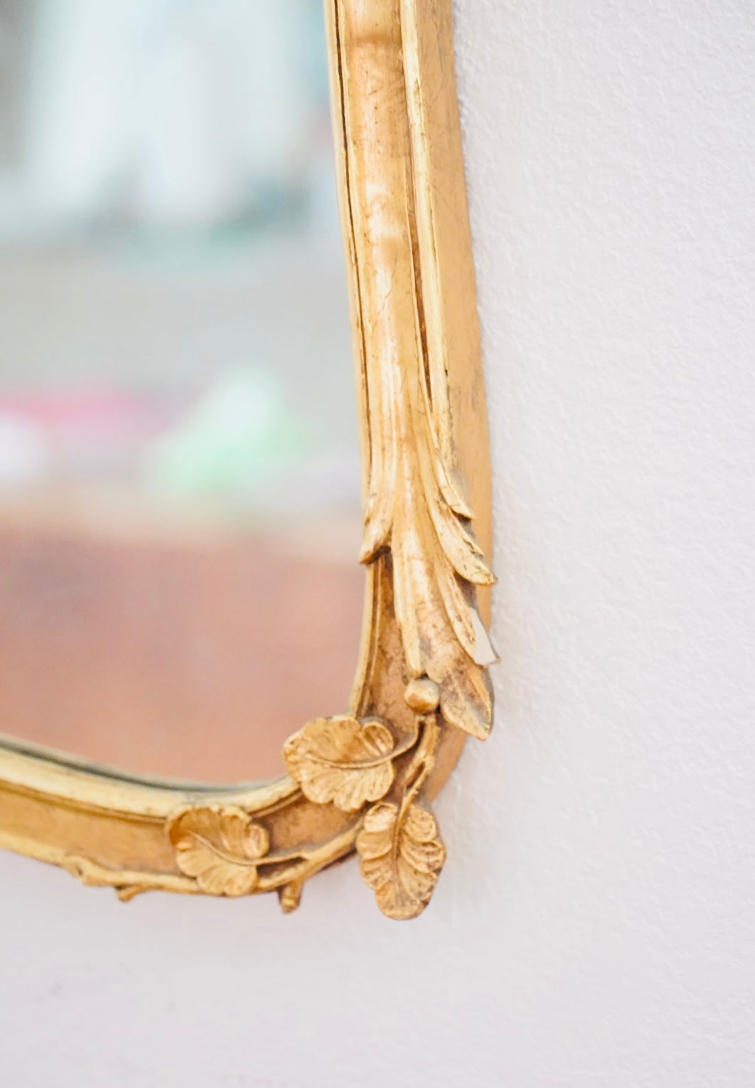 GILT LEAF ACCENT MIRROR