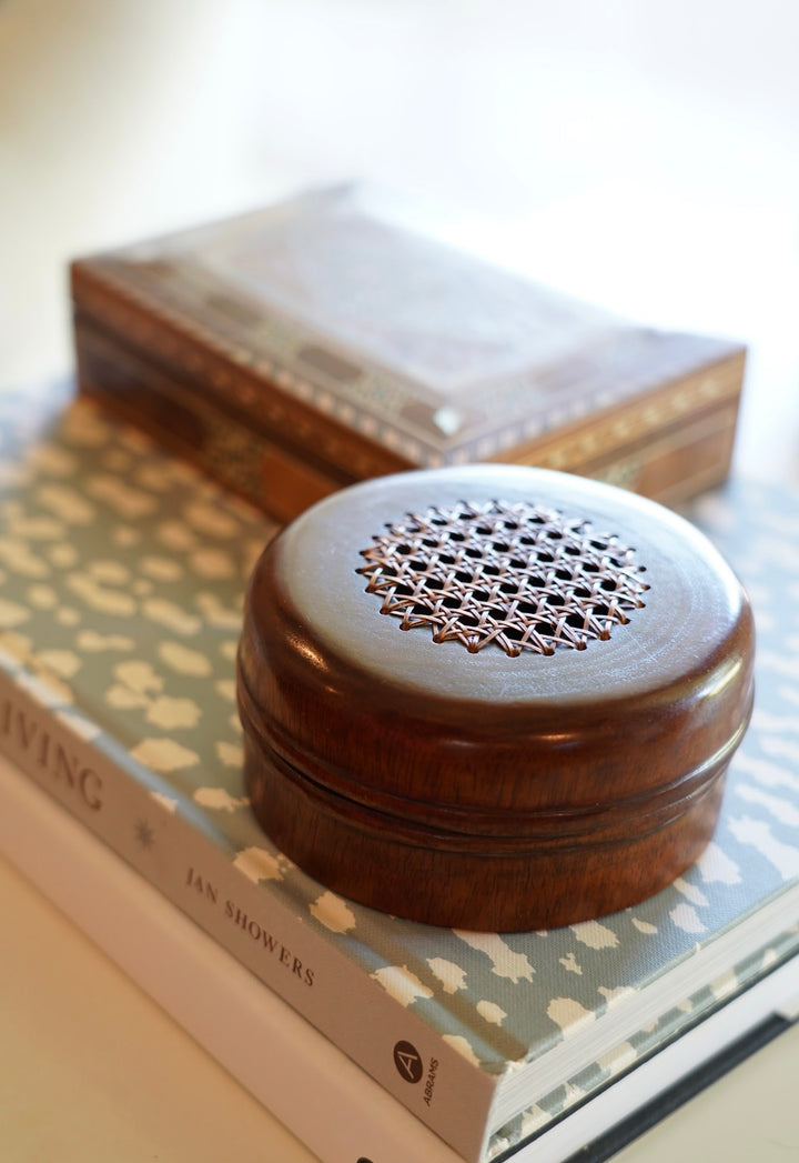 ROUND WOODEN CANE BOX