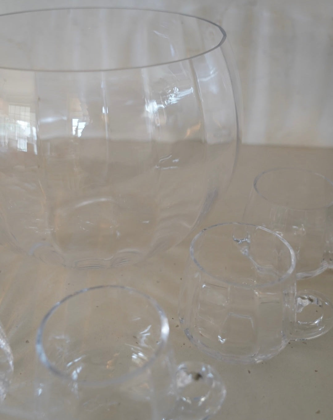 VINTAGE RIBBED CRYSTAL PUNCHBOWL WITH 6 GLASSES