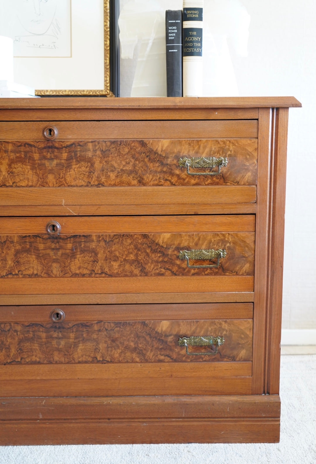 VINTAGE WALNUT CHEST OF DRAWERS WITH BURL WOOD