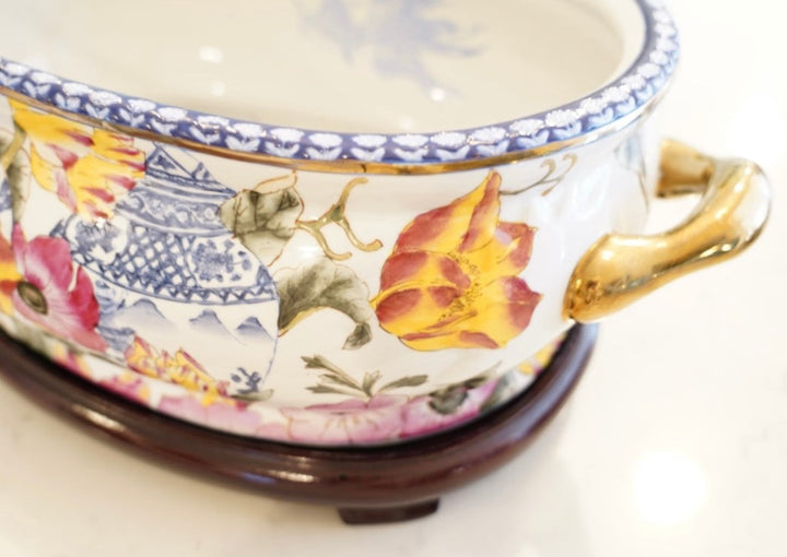 CHINESE PORCELAIN FOOT BATH WITH FLORAL MOTIF